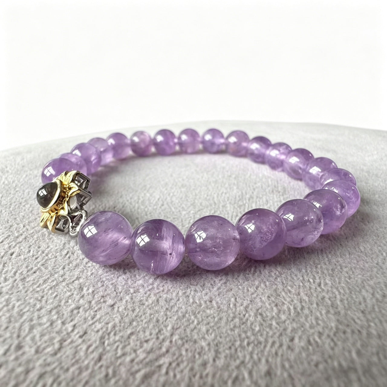 Aurmory Lavender Amethyst Memory Projection Bracelet — side view of lavender amethyst beads and crystal projection pendant detail